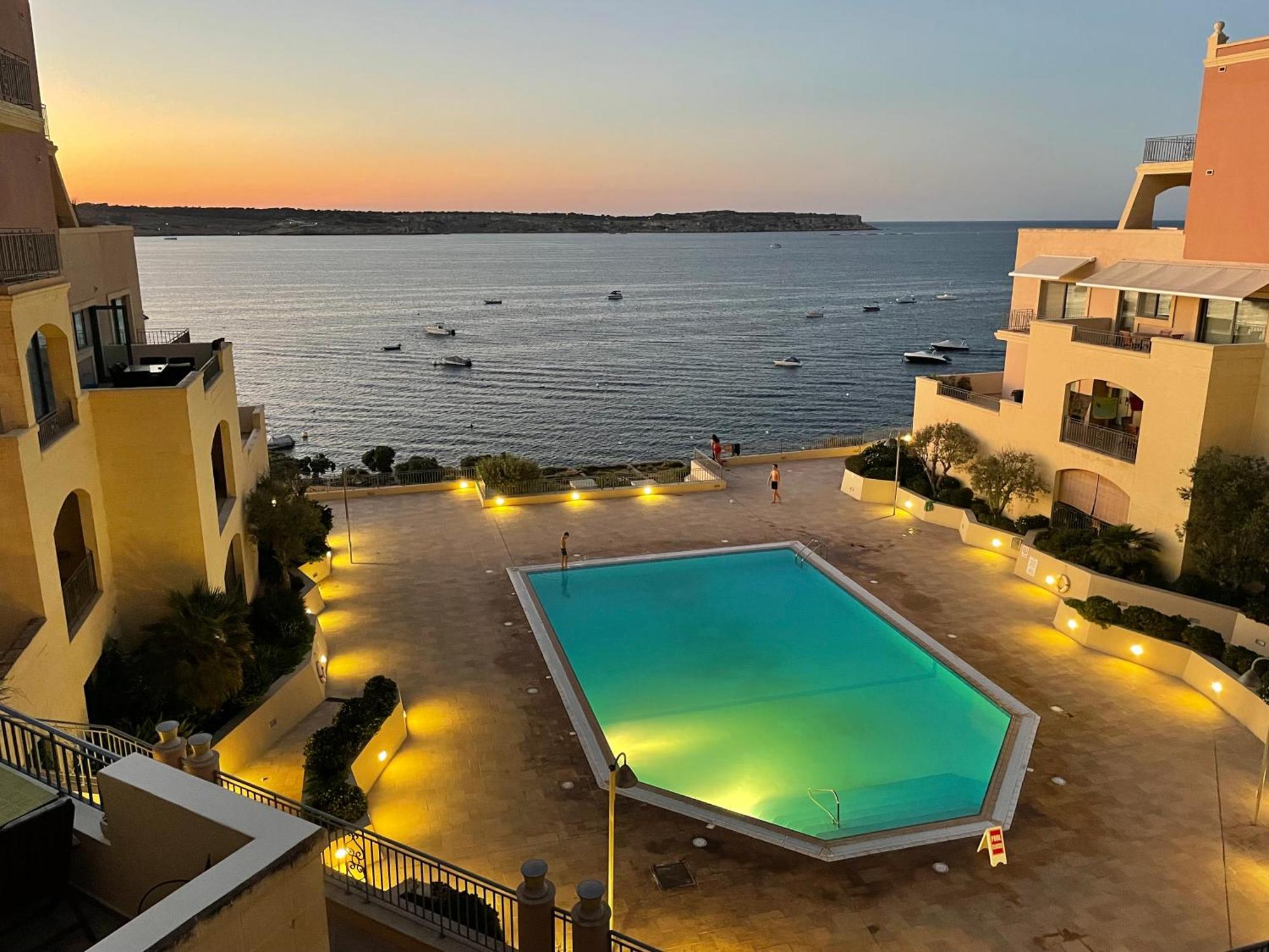 Spacious Luxurious Apartment With Seaview Mellieħa Екстериор снимка